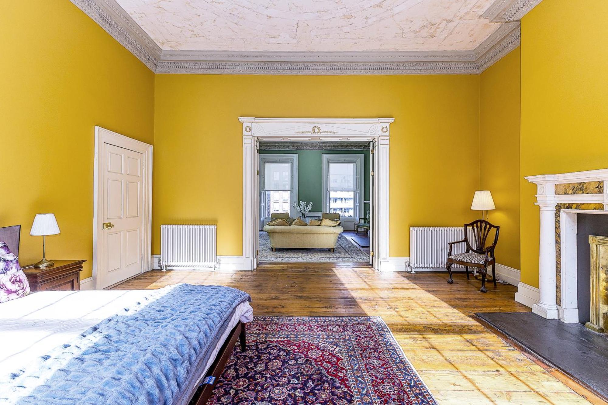 Munster Apartment , 7 Henrietta Street, Dublin City Centre Екстериор снимка