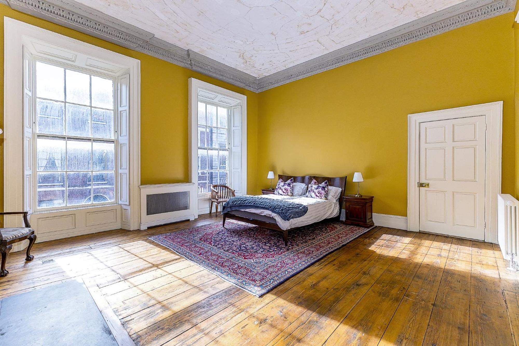 Munster Apartment , 7 Henrietta Street, Dublin City Centre Екстериор снимка