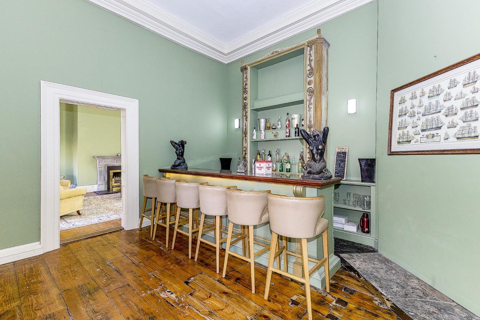 Munster Apartment , 7 Henrietta Street, Dublin City Centre Екстериор снимка