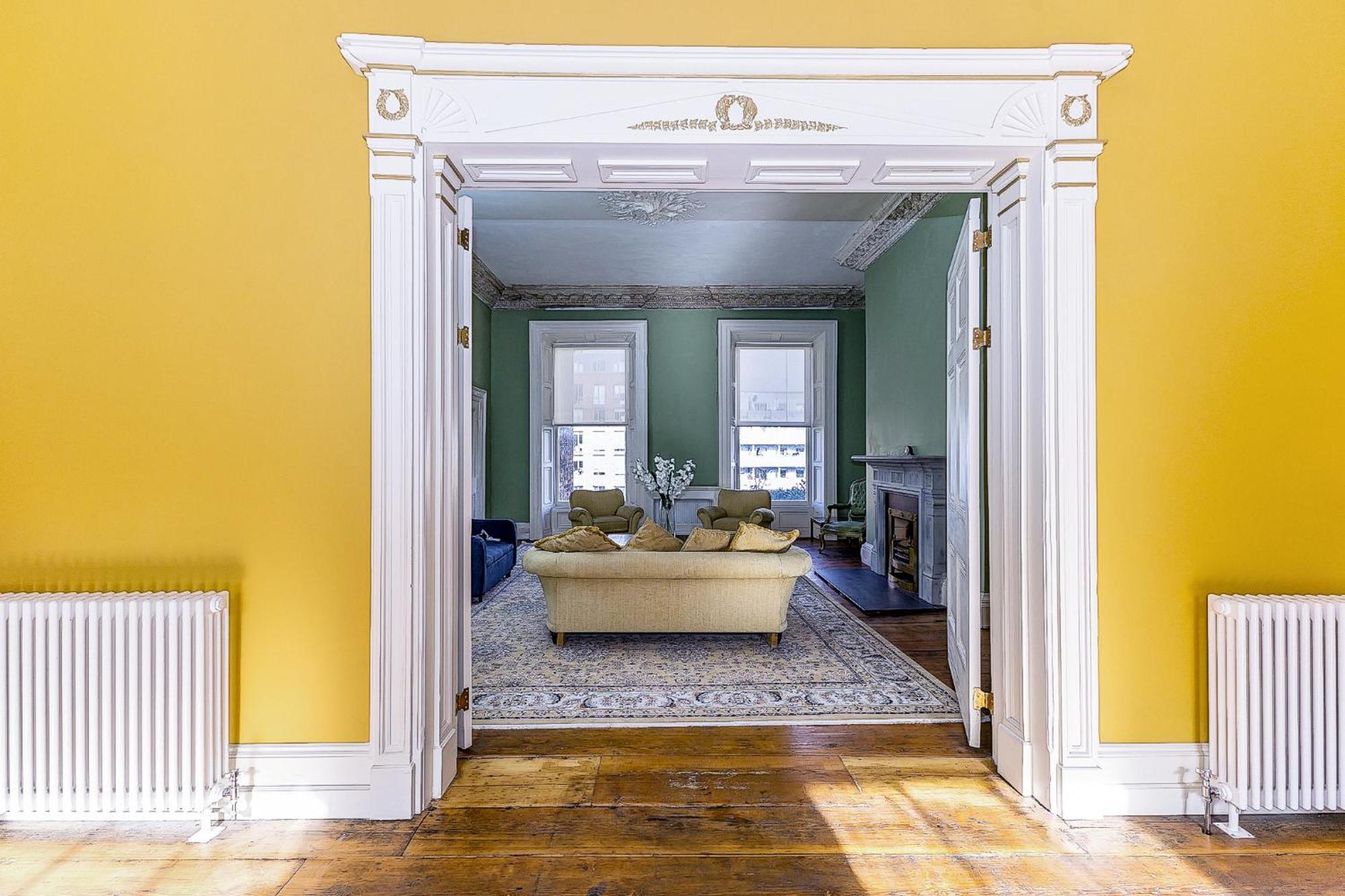 Munster Apartment , 7 Henrietta Street, Dublin City Centre Екстериор снимка